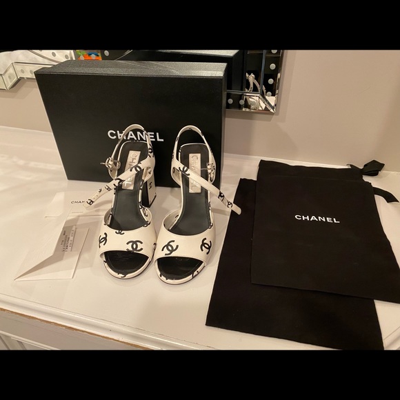 Chanel Logo Heel Sandal Open Toe CC Platform - Picture 3 of 8